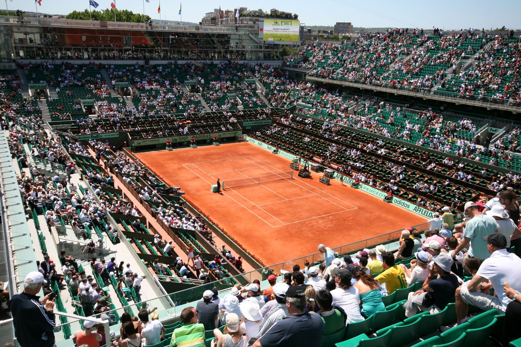 Court-Philippe-Chatrier-Roland-Garros-Paris-France