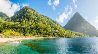 Luxe, sable blanc et lagon bleu : destination les Caraïbes